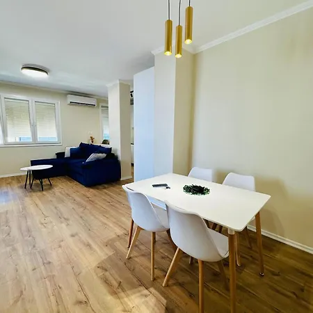 Casa Ama Tirana